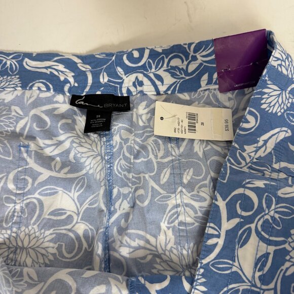 Lane Bryant Tropical Shorts Plus Size 28 Blue White Summer Style Cruise Fashion - Picture 5 of 12